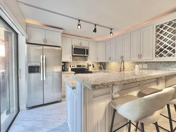 720 Buttonwood Lane, Boynton Beach, FL 33436
