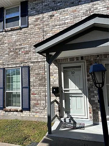 1628 Vintage Dr — Photo 1