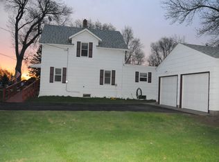 26 Chestnut St E, Morristown, MN 55052