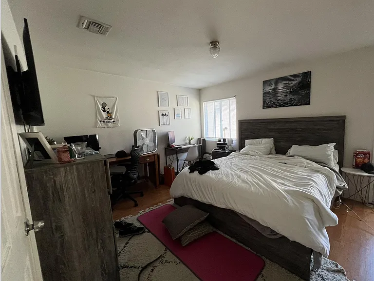 1050 Scott St — Photo 5