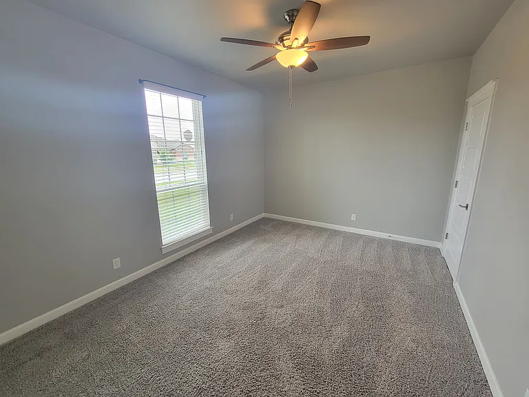 2502 Meadow Lark Dr — Photo 10