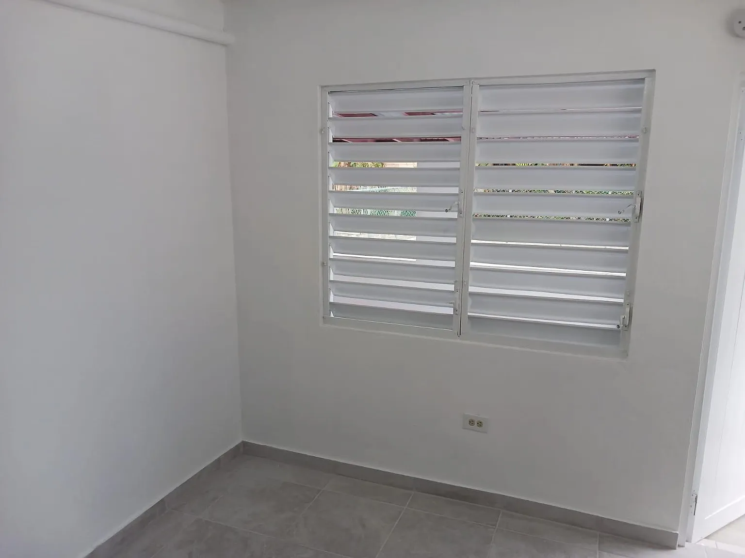 Urbanizacion Royal Gardens Calle Alicia, Bayamon — Photo 2