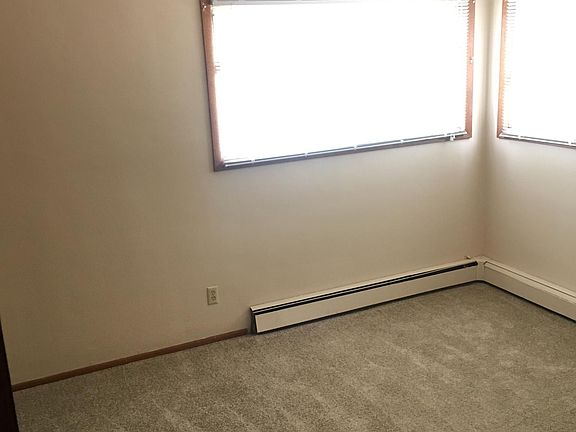 5th image of 4810 Farwell St APT 1