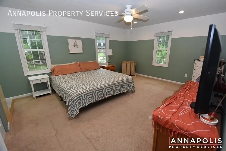 449 Alfreton Ct — Photo 15