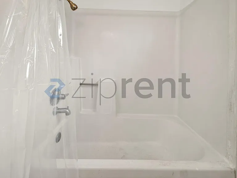 1115 252nd St #6 — Photo 8