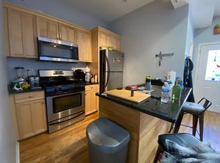 1519 W Nelson St APT 1, Chicago, IL 60657