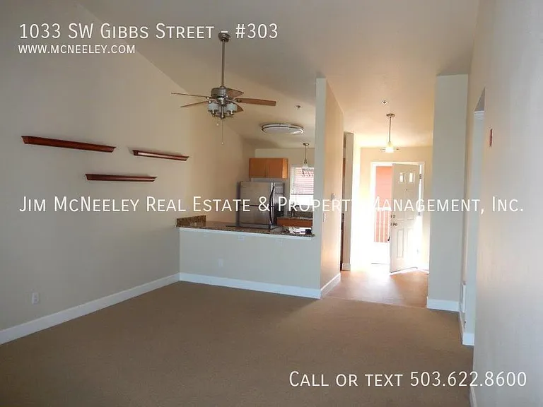 1033 SW Gibbs St #303 — Photo 2