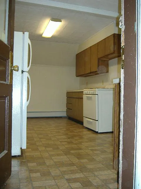 1940 Thomaston Ave — Photo 2