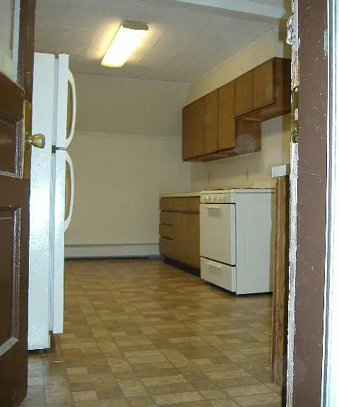 1940 Thomaston Ave #3 — Photo 2