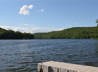 7 Landmark Dr, Bridgewater, CT 06752