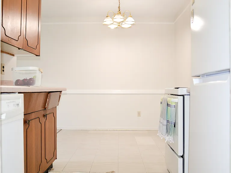 1740 Taylor Ave — Photo 20