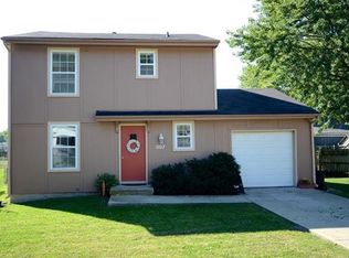 307 W Spring St, Spring Hill, KS 66083