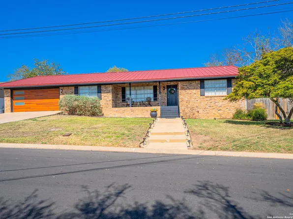710 Mockingbird, Kerrville, TX 78028
