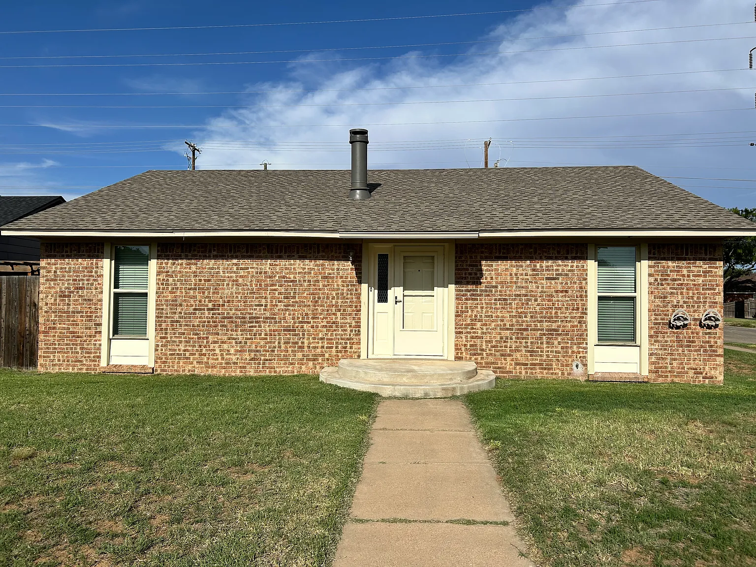 3 bed, 1405 sqft, $1,375 — Photo 2