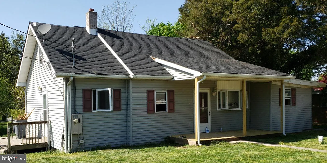 26 Townsend Ave photo 1