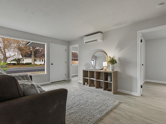 3rd image of 234 SE 12th St