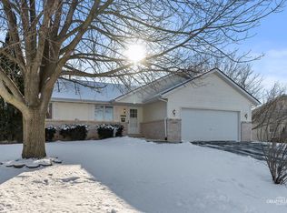 1524 James Ct, Belvidere, IL 61008