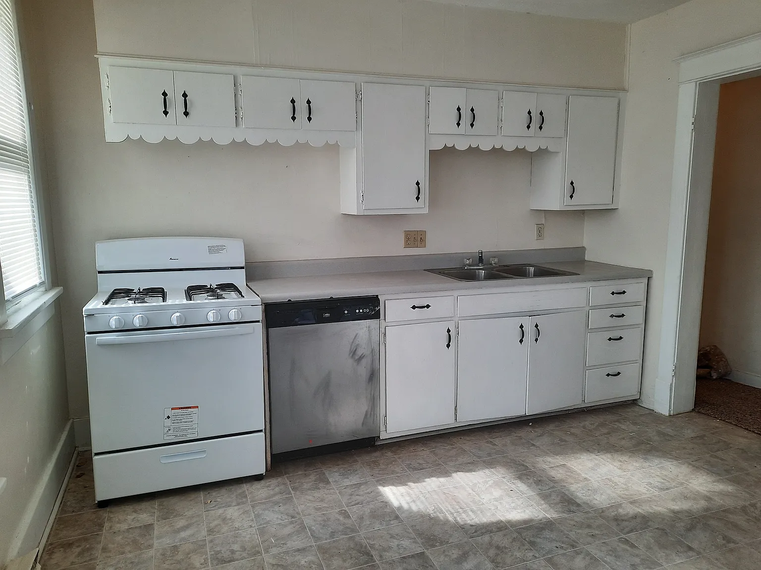 1435 C St — Photo 2
