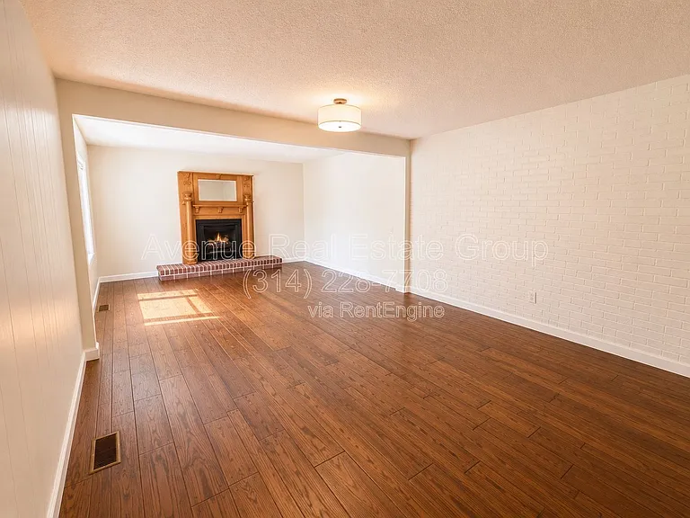 13241 Delft Dr — Photo 4