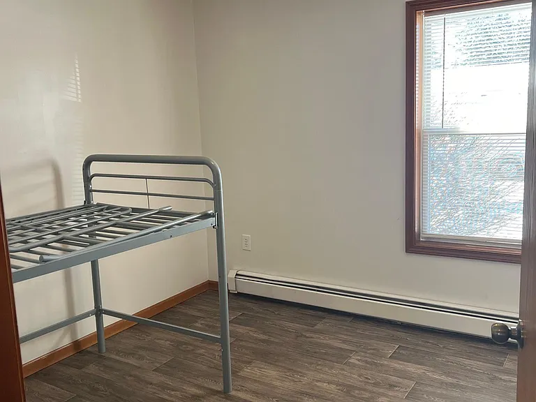 608 W Pine St — Photo 4