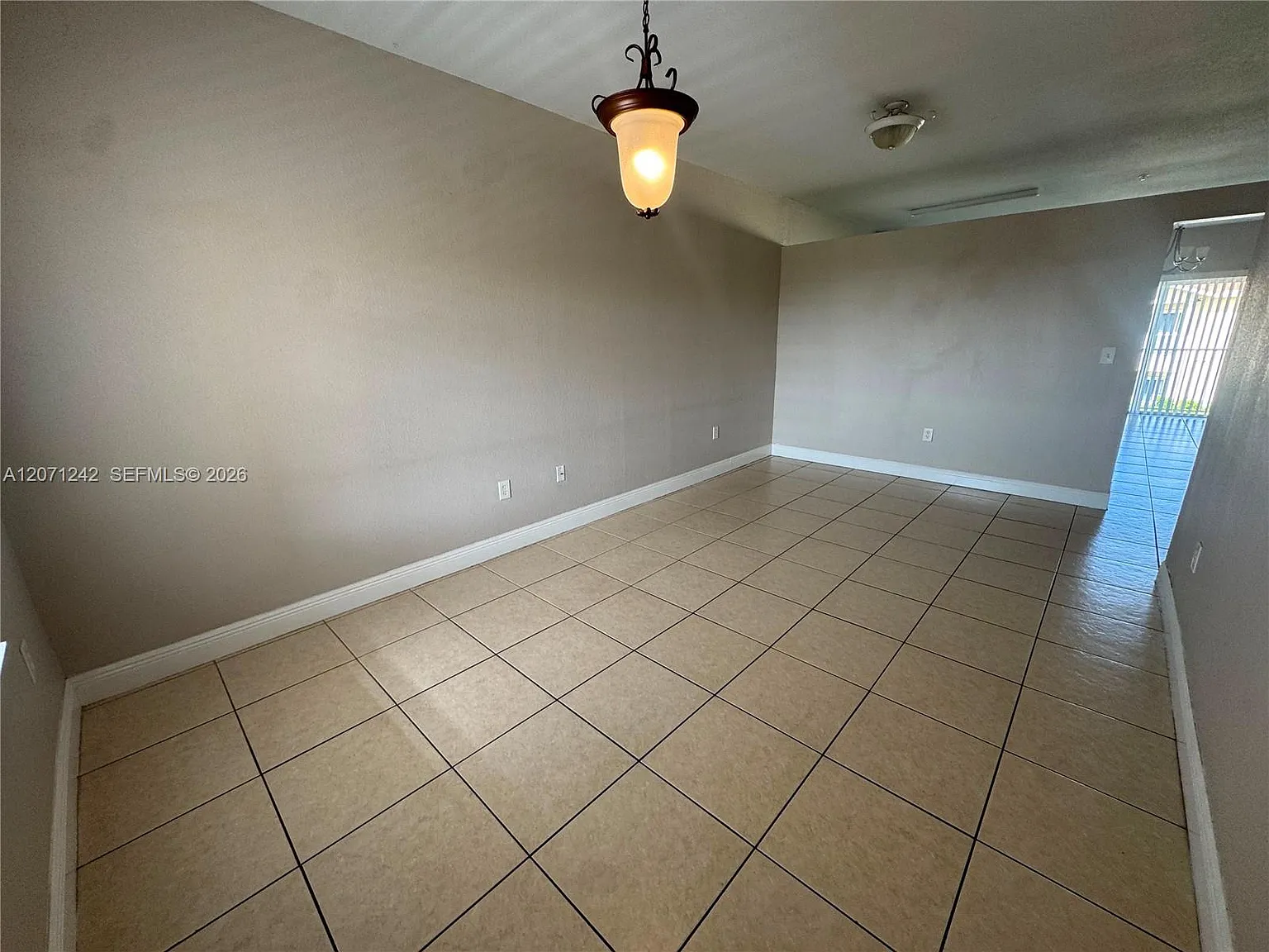 NW 173rd Dr, Hialeah — Photo 3