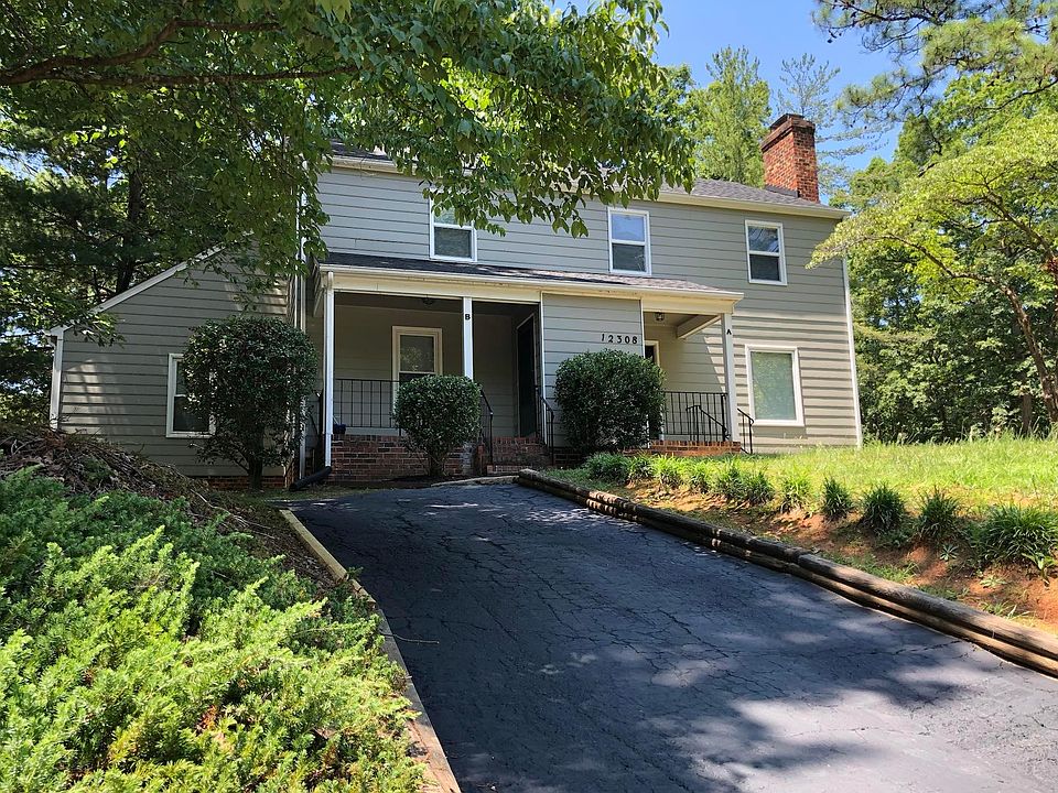 Private Driveway for Apartment B