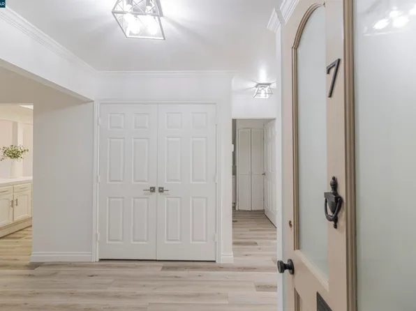 1112 Rockledge Ln APT 7, Walnut Creek, CA 94595