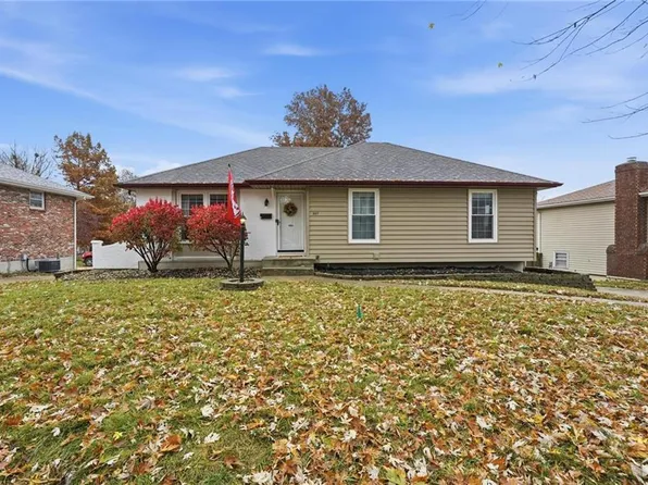 307 NE Sharon Dr, Lees Summit, MO 64063