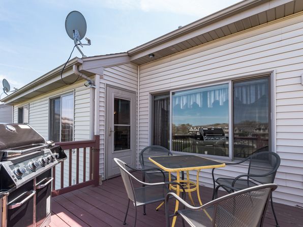 8320 W Chestnut Ct, Frankfort, IL 60423