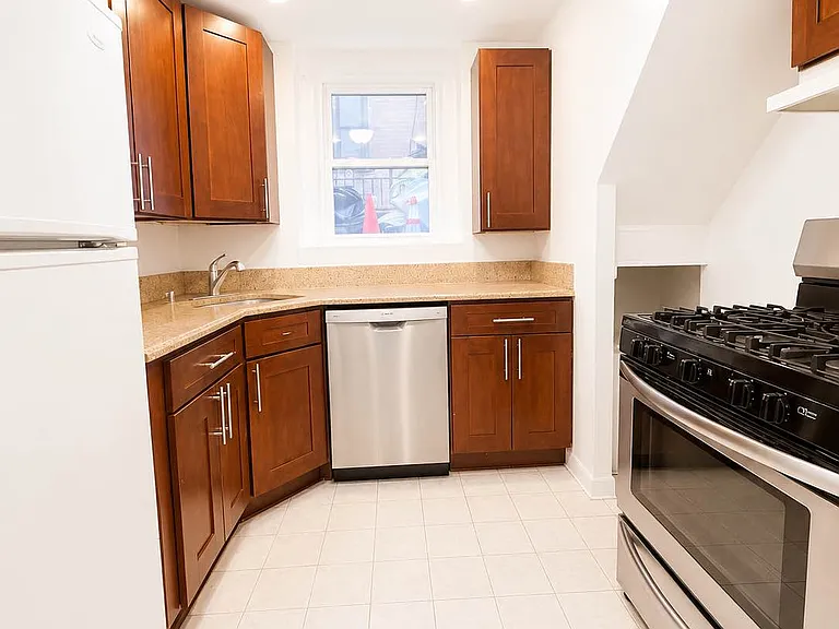 333 Lincoln Pl #GARDEN — Photo 2