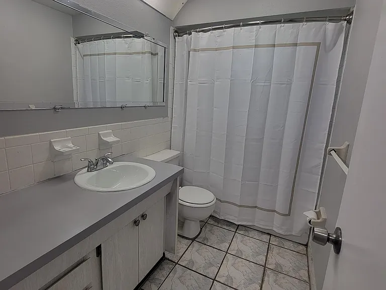 3723 Kingsbury Dr — Photo 6