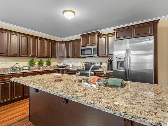 4th image of 105 Willowood Dr