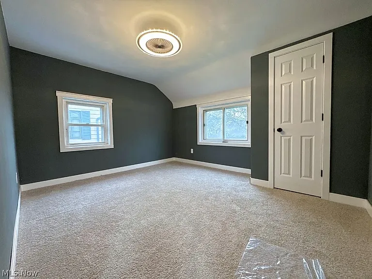 22000 Kenison Ave — Photo 13