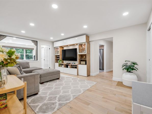 180 S Middle Neck Road #3F, Great Neck, NY 11021