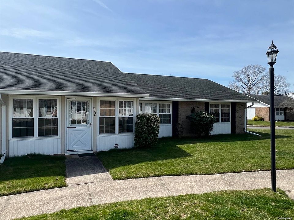 272B Berwick Court UNIT 272B, Ridge, NY 11961 | Zillow