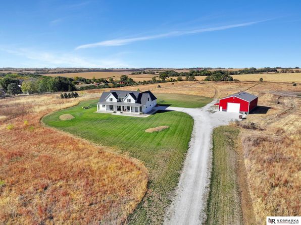 9610 Raymond Rd, Lincoln, NE 68517
