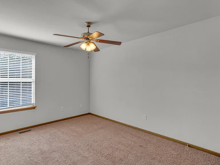 601 Glenstone Dr — Photo 38