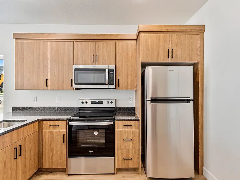 172 N 400 W #8 — Photo 11