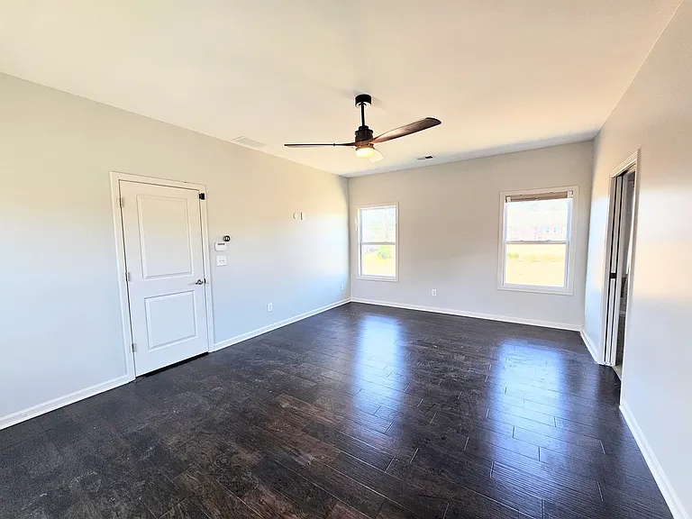 821 Westmoreland Cir NW — Photo 18