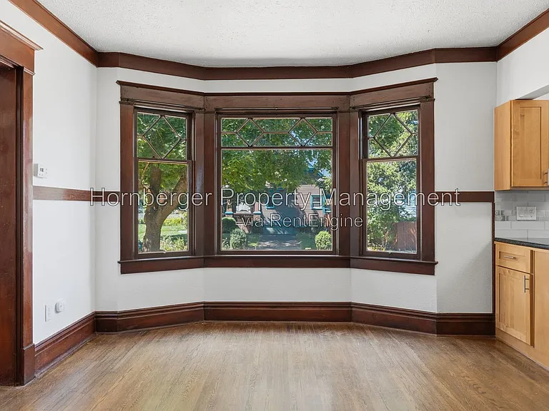 1128 W Spofford Ave — Photo 7