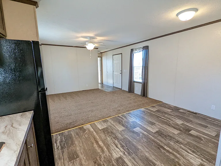 204 Colorado St — Photo 3