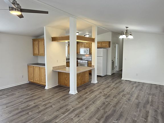 55+ Community (must be 55 to apply)
Grand Front Room