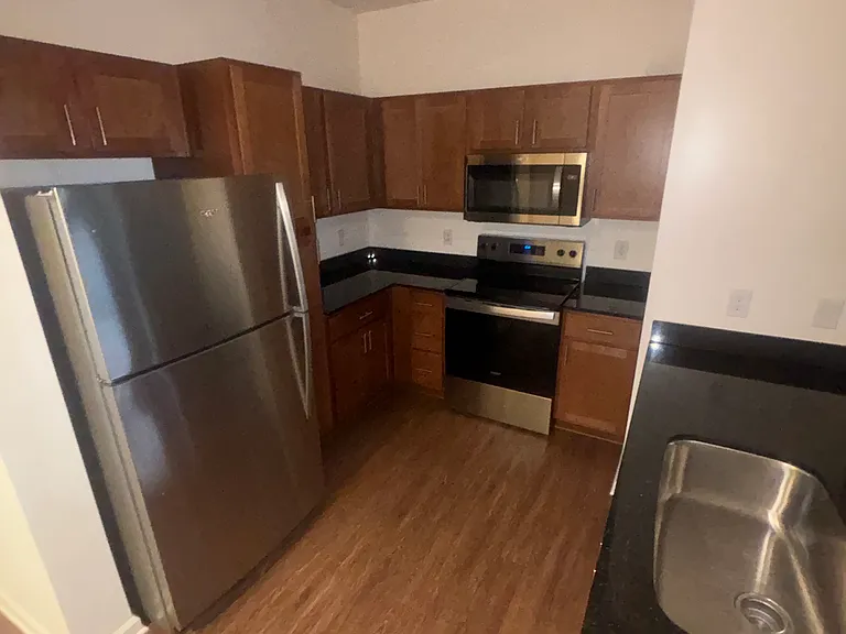 164 Huntwellwest Blvd #1 — Photo 5