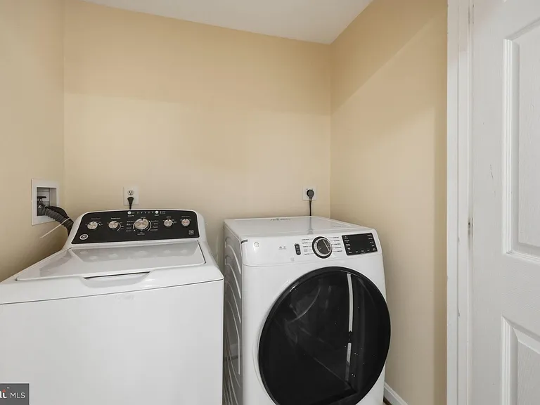 7676 Helmsdale Pl — Photo 24