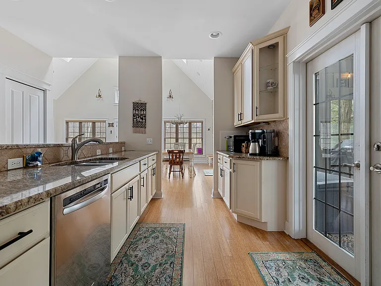 16 Walden Way — Photo 18