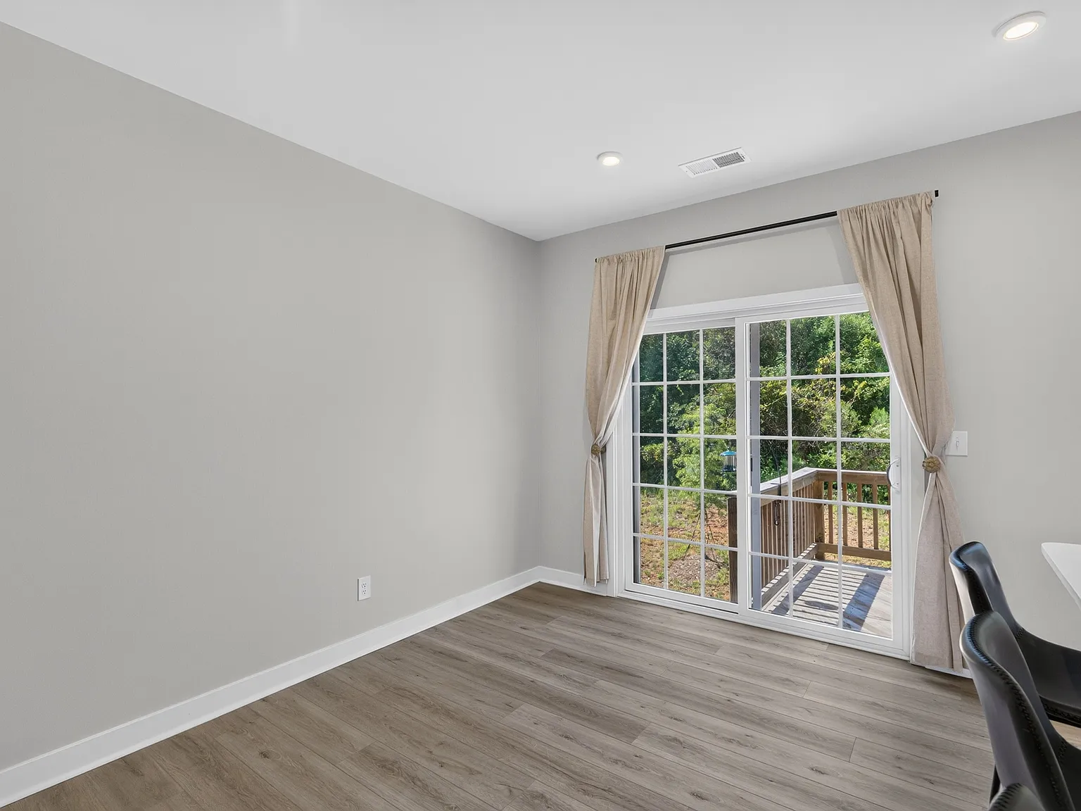 3 bed, 2.5 bath, 1666 sqft, $2,500 — Photo 3