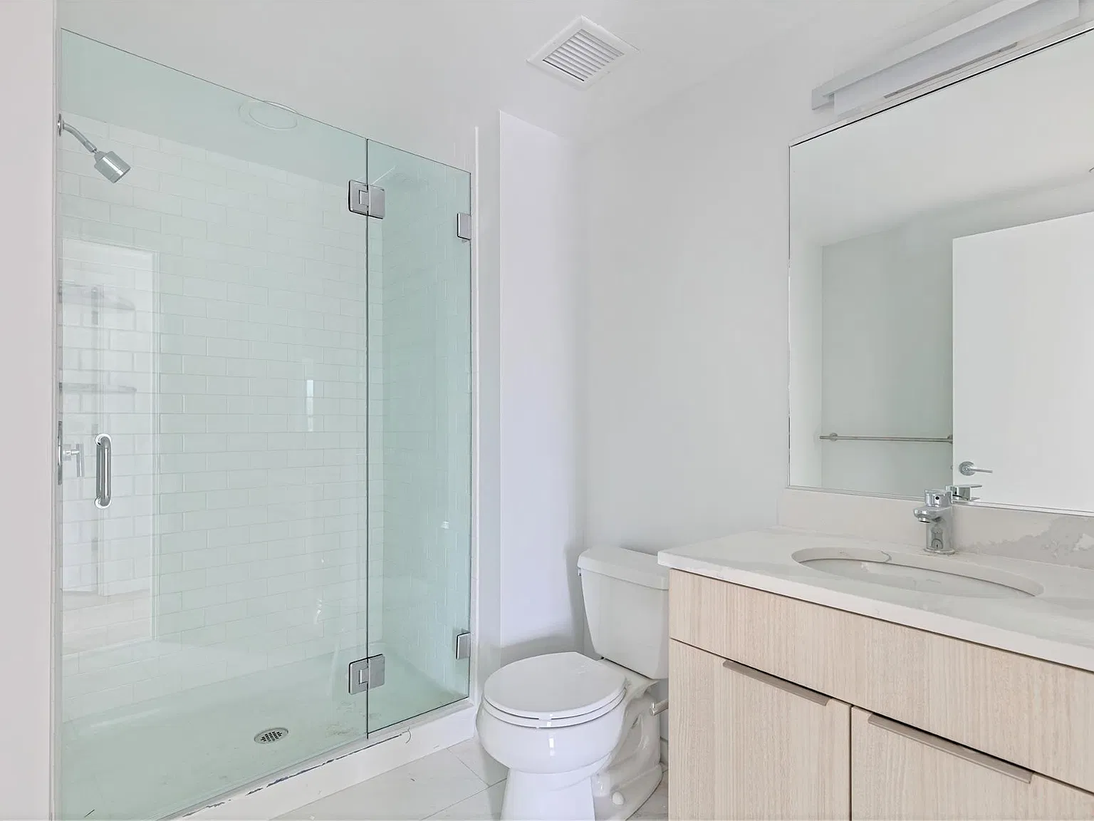 2 bed, 675 sqft, $4,050 — Photo 4
