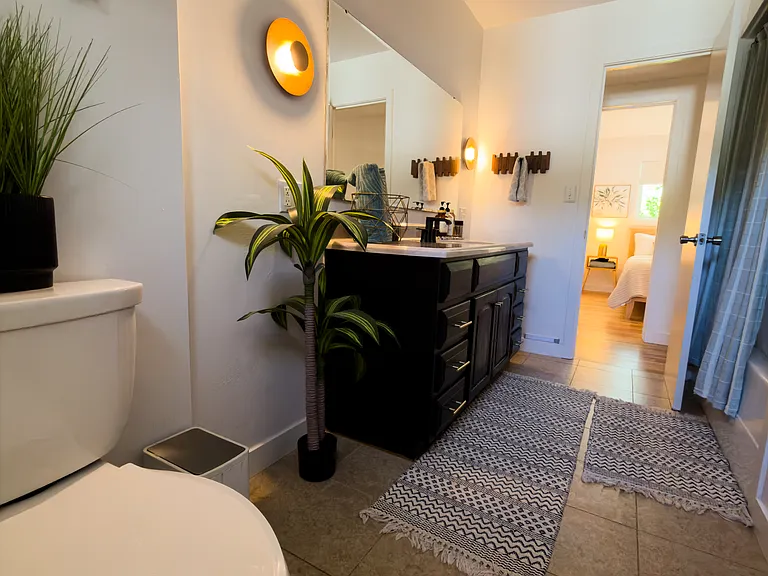 Full bath with tub/shower combo