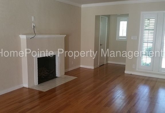 5th image of 2648 Land Park Dr