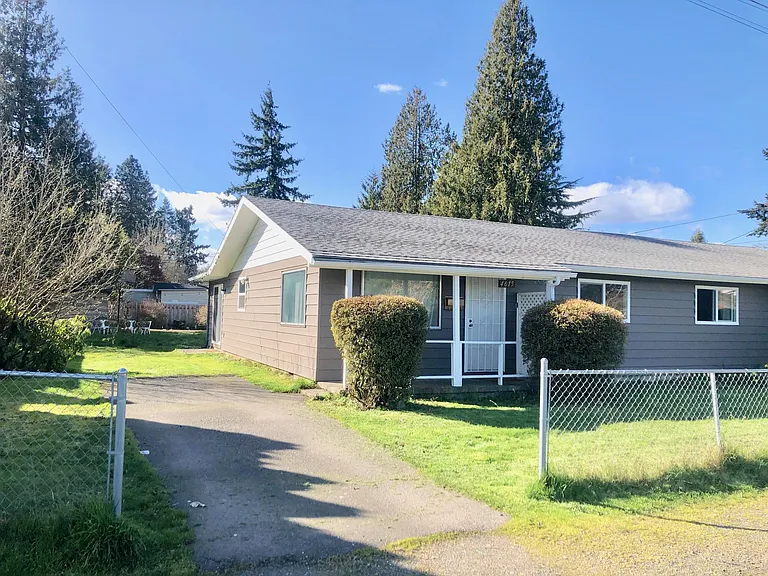 4615 NE 52nd Ave #LEFT — Photo 2